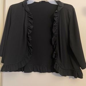 3/$10 🛒Women’s short black cardigan.